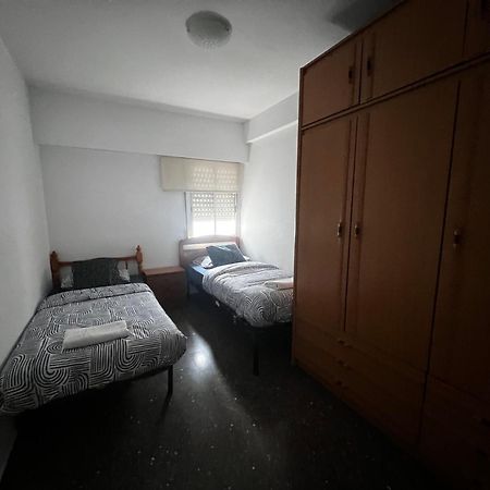 דירות ולנסיה Habitacion Centrica En Acogedora Casa מראה חיצוני תמונה